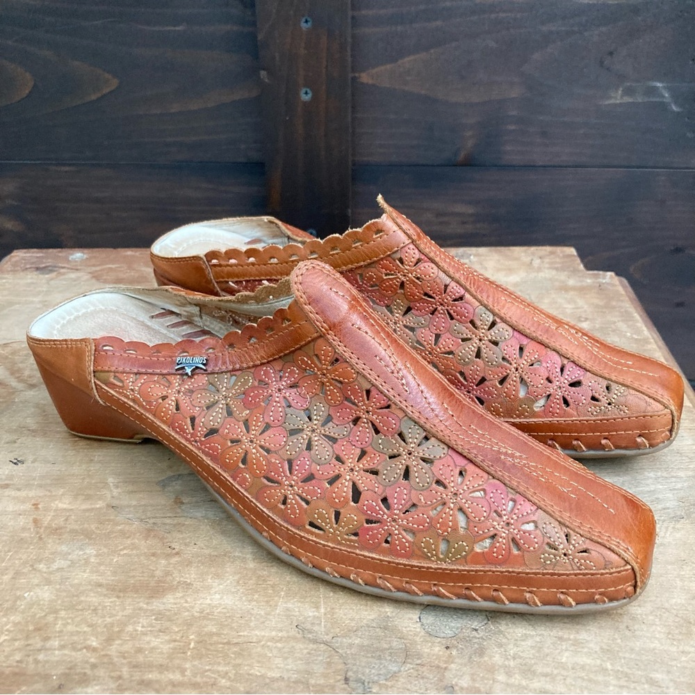 Pikolinos leather mules slides heal leather embossed flower size 9 - 9.5 / EU 40